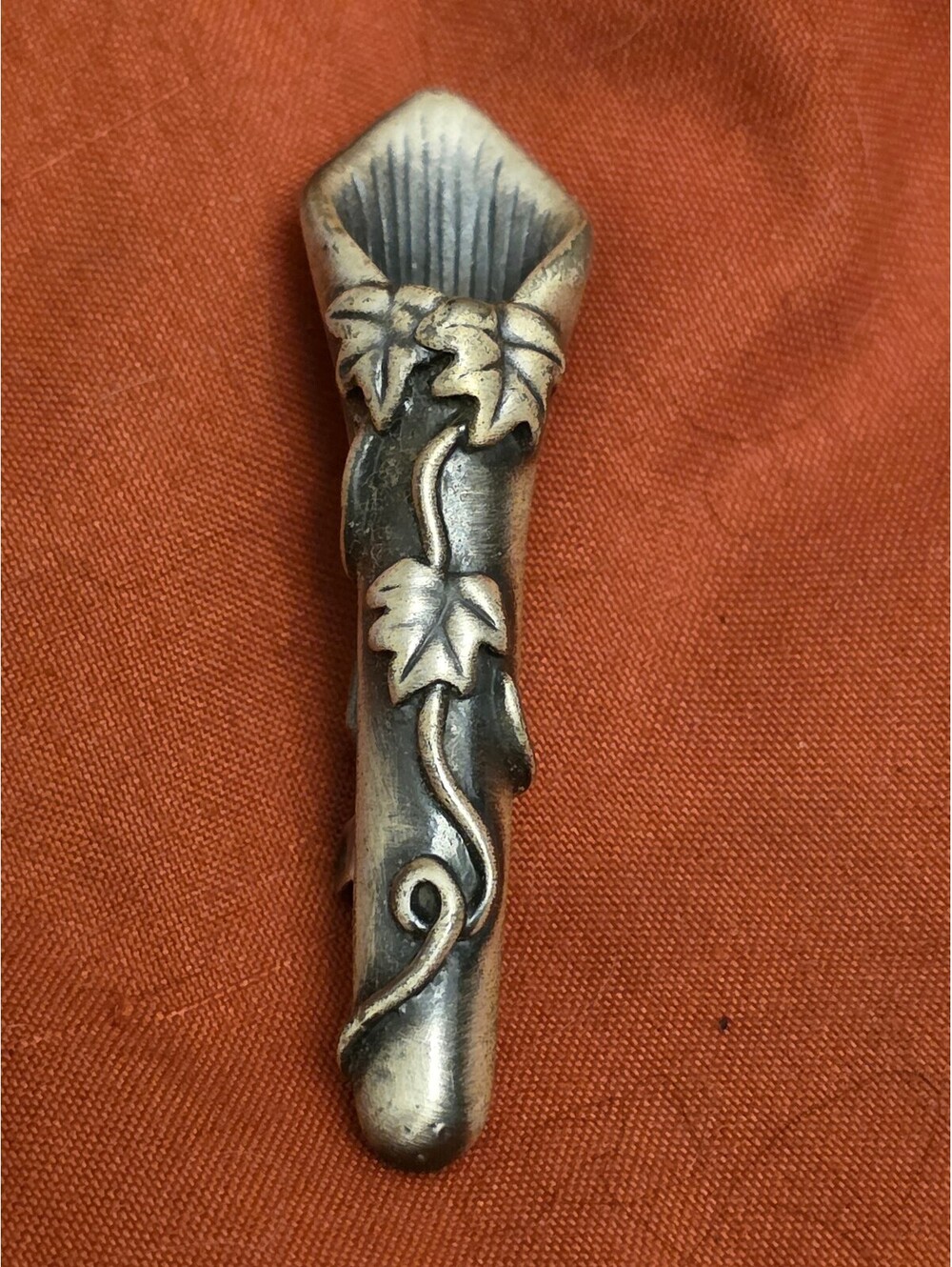 Vintage Pewter Tussie Mussie Posy Holder Brooch Ivy Floral Lapel Vase Pin